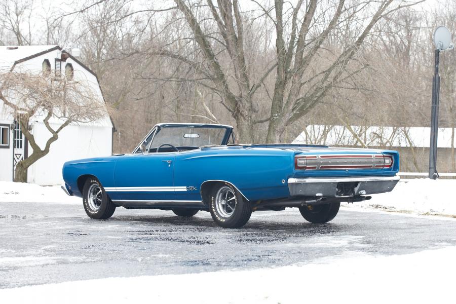  Plymouth GTX 426 Hemi Convertible 1968 года  (фото 5 из 9)